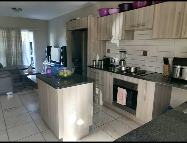 2 BEDROOM APARTMENT FOR SALE IN WATERVAL EAST